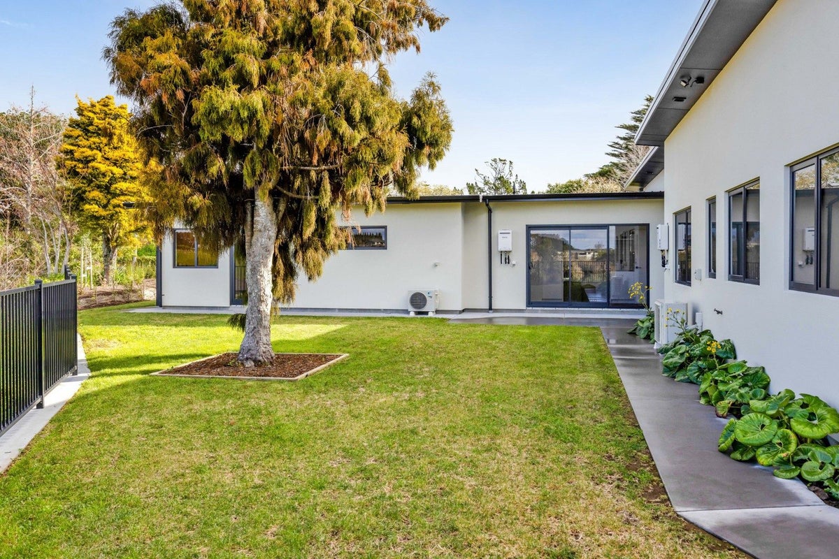 2 Marsden Place, Hurworth, New Plymouth - Carousel 32
