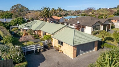 10 Wouldbank Way, Welcome Bay, Tauranga - Carousel 1