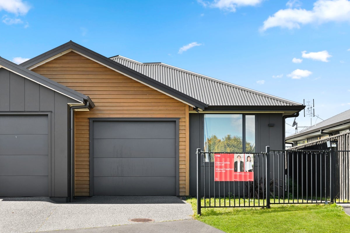 1/14 Mitcham Avenue, Forest Lake, Hamilton - Carousel 1