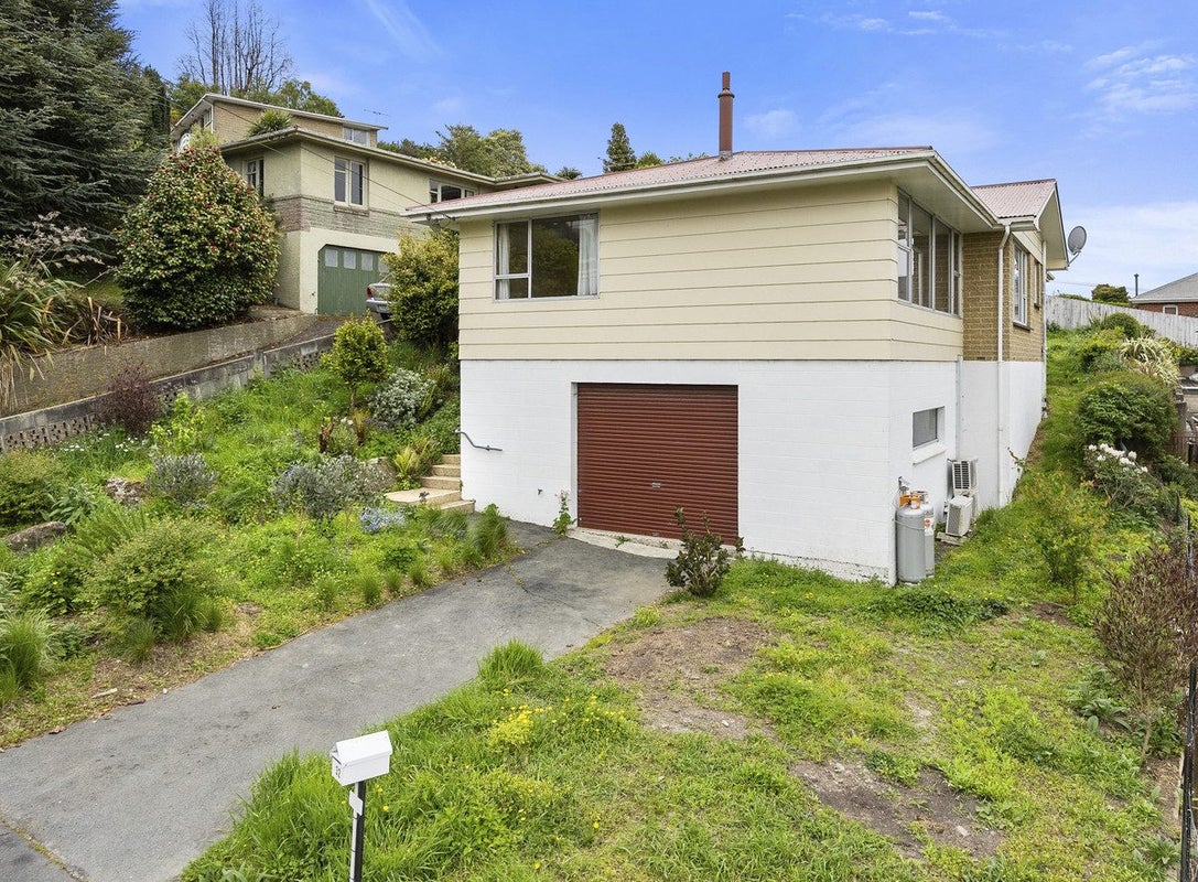 32 Kinsman Street, Kaikorai, Dunedin - Carousel 1