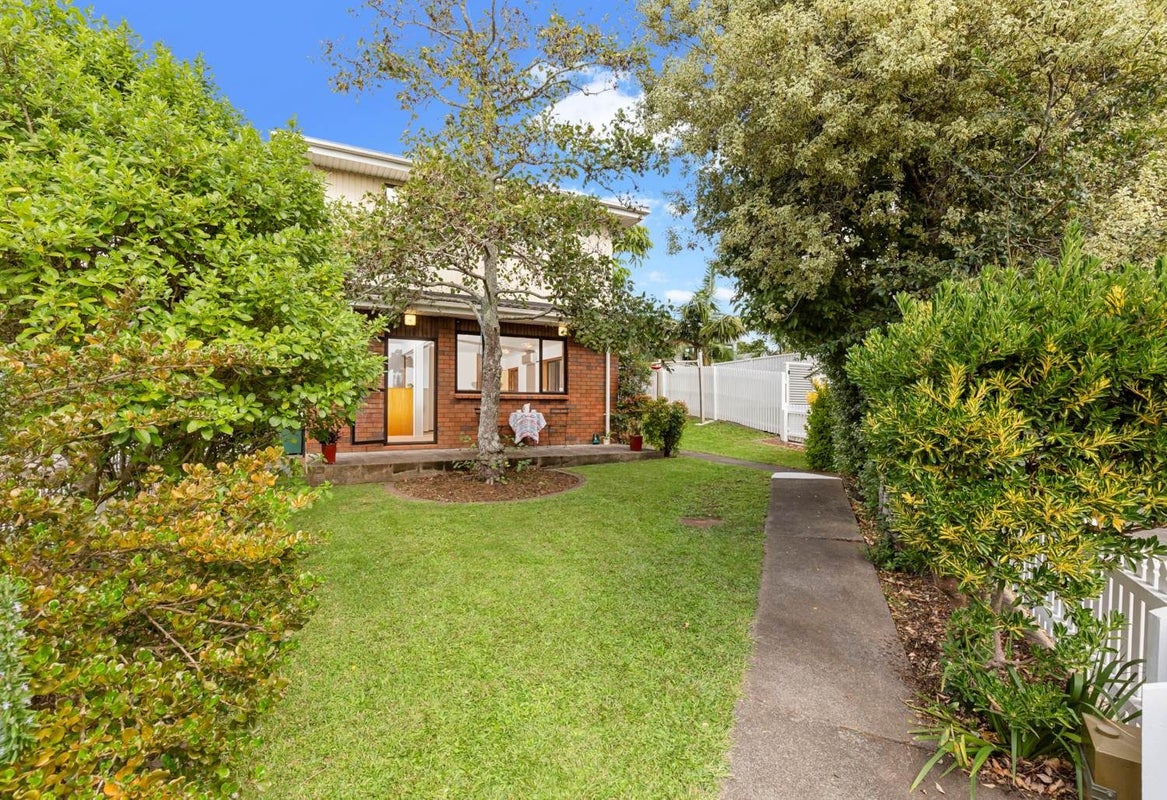 8A Wendell Place, Greenlane, Auckland - Carousel 2
