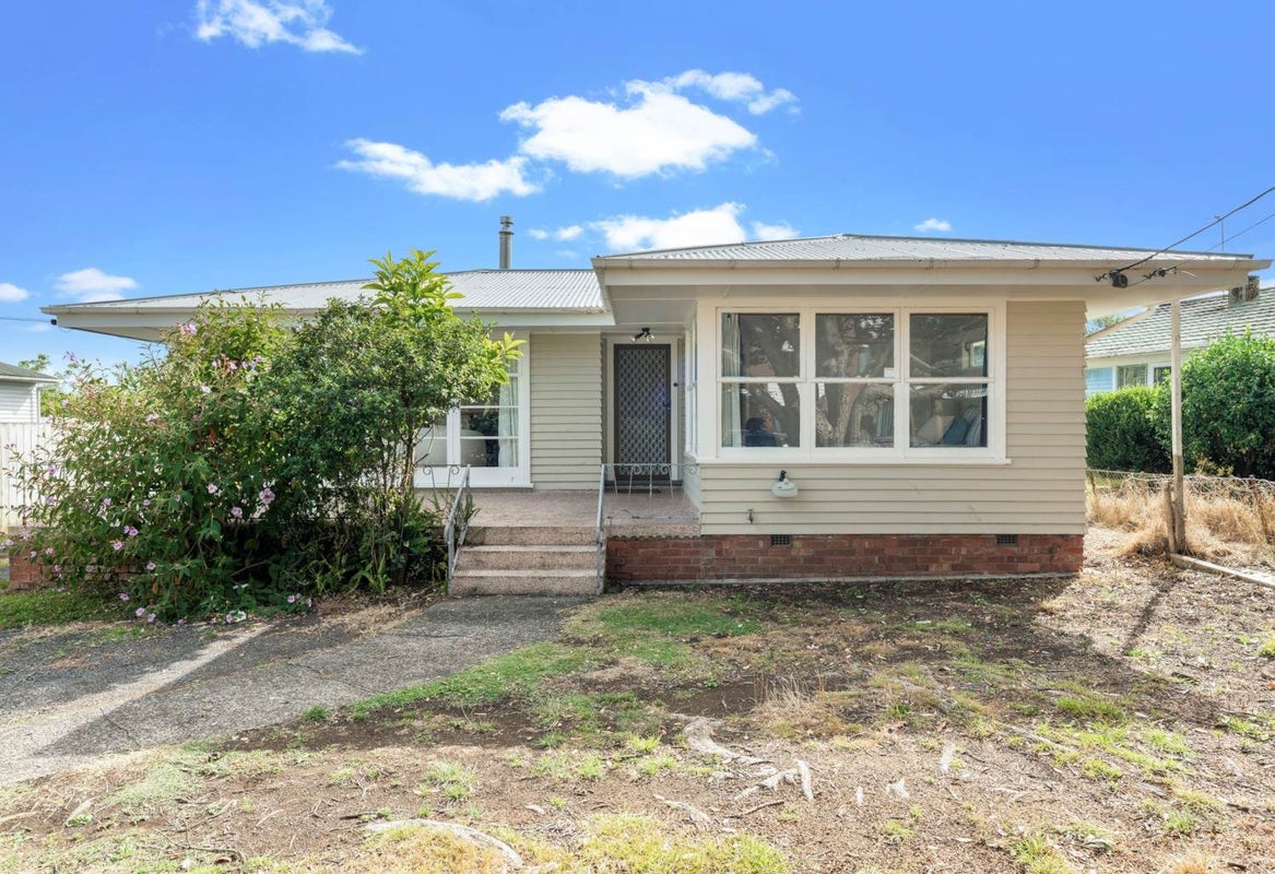 111 Haverstock Road, Sandringham, Auckland - Carousel 1