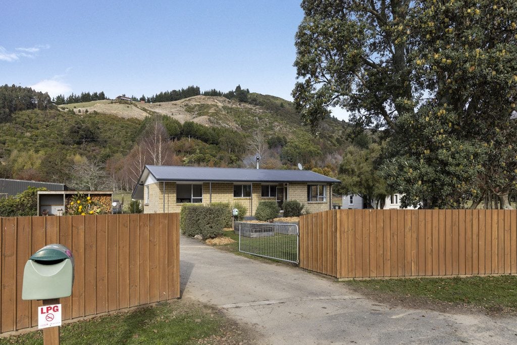 1112 Queen Charlotte Drive, Picton - Carousel 28