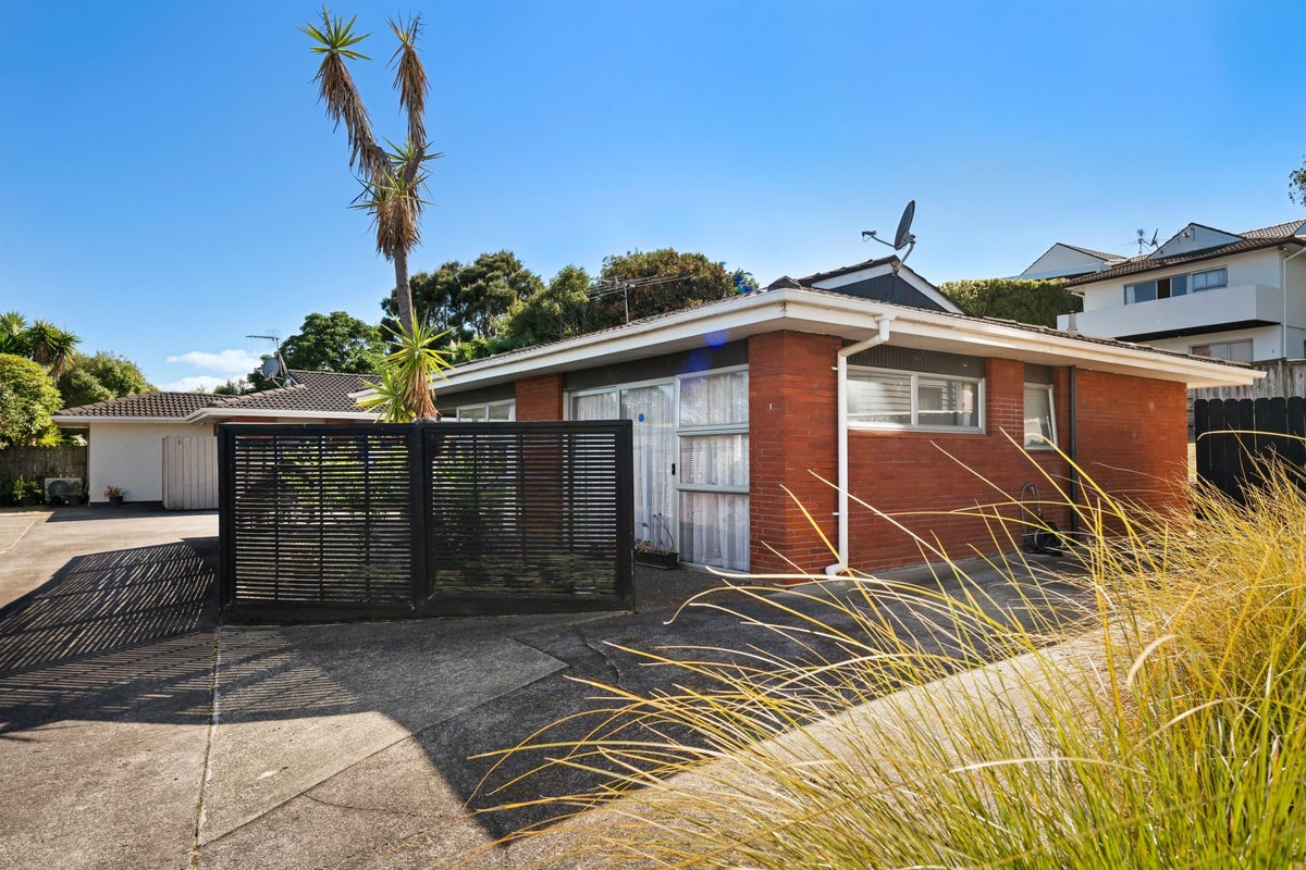 1/18 Clovelly Road, Bucklands Beach, Auckland - Carousel 1