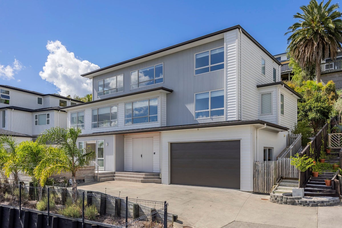45 Colonial Drive, Silverdale, Silverdale - Carousel 1