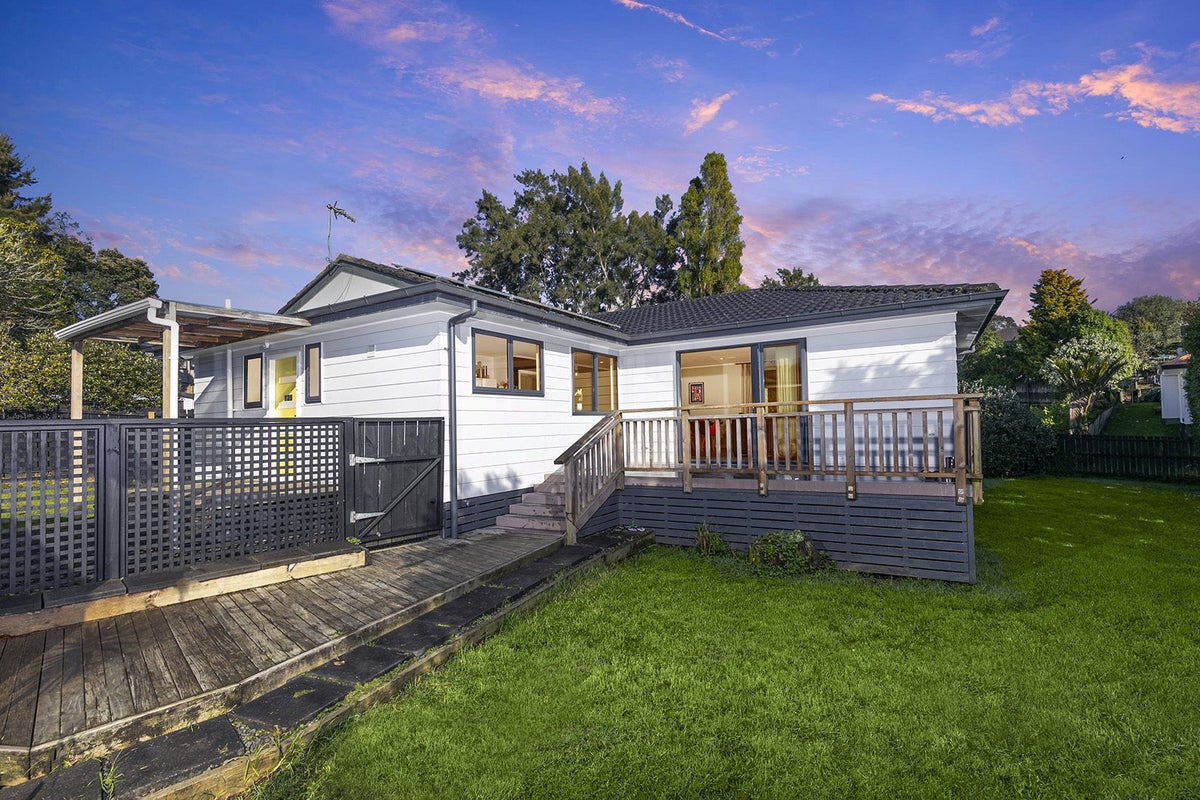125 Solar Road, Glen Eden, Auckland - Carousel 2