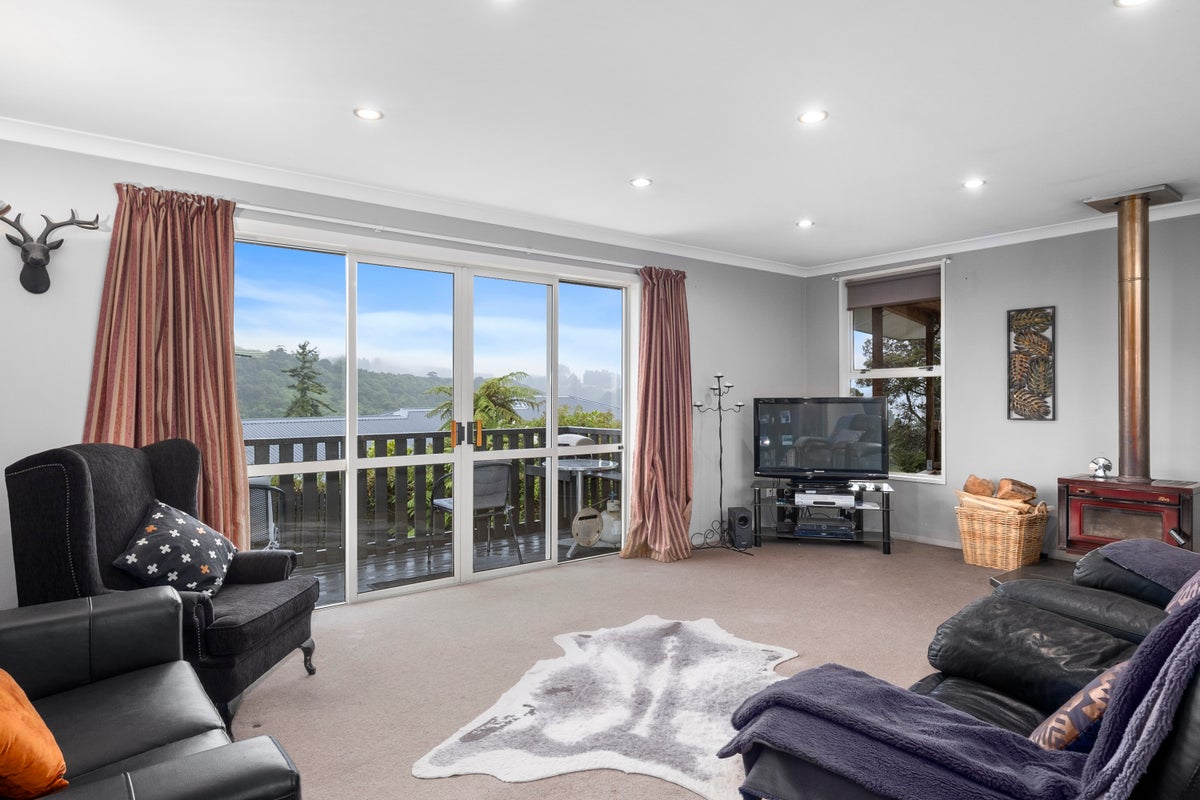 17 Coach Road, Fairfield, Dunedin - Carousel 1
