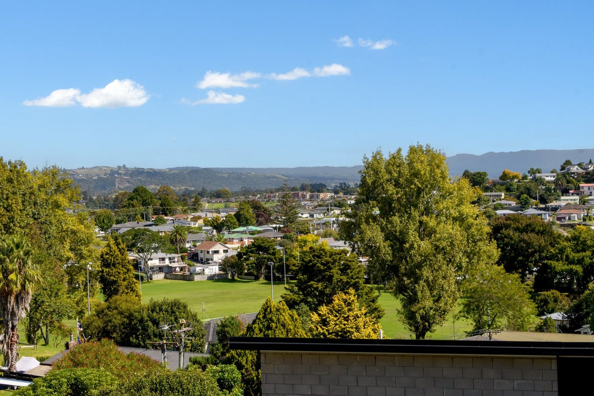 18 Highmore Place, Brookfield, Tauranga - Carousel 2