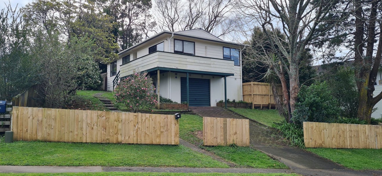 11 Topliss Drive, Northcross, Auckland - Carousel 2