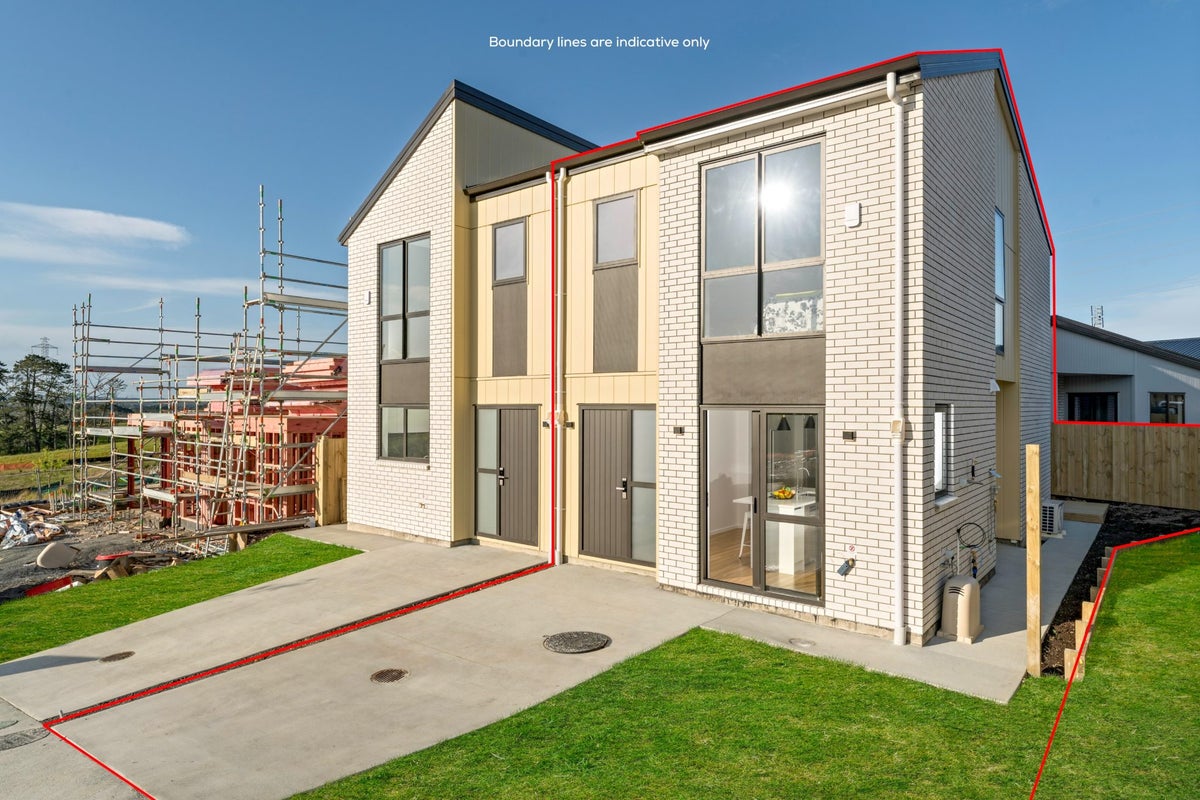 82 Biokovo Street, Massey, Auckland - Carousel 1