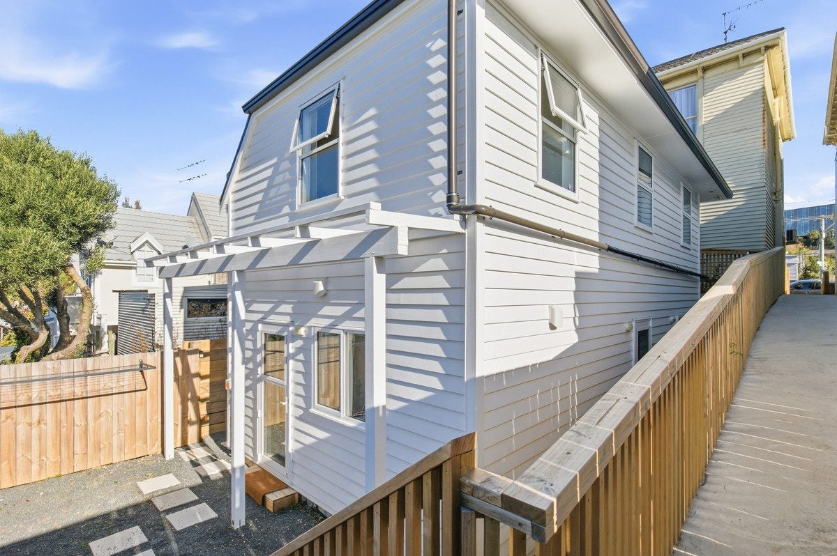 93B Tasman Street, Mount Cook, Wellington - Carousel 1