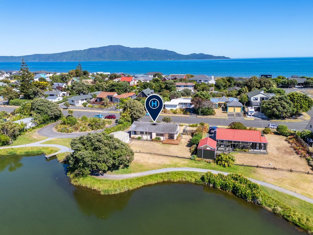 172 Tutere Street, Waikanae Beach, Waikanae - Carousel 1