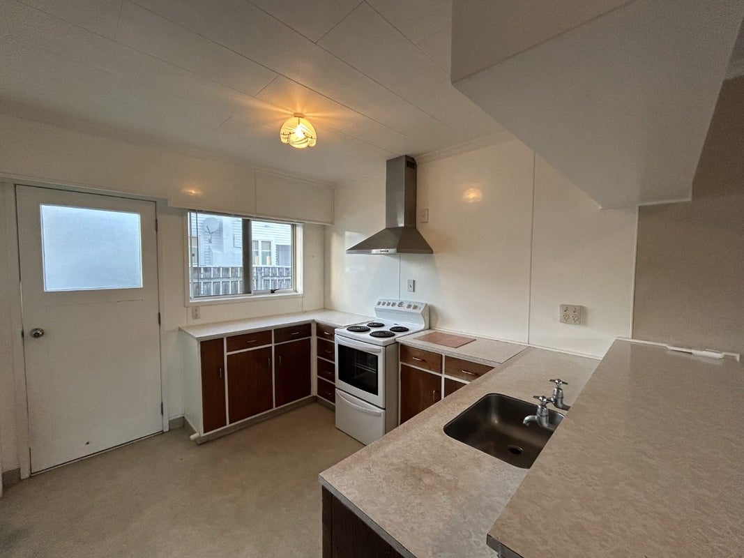 2/15 Ranui Road, Stoke, Nelson - Carousel 1