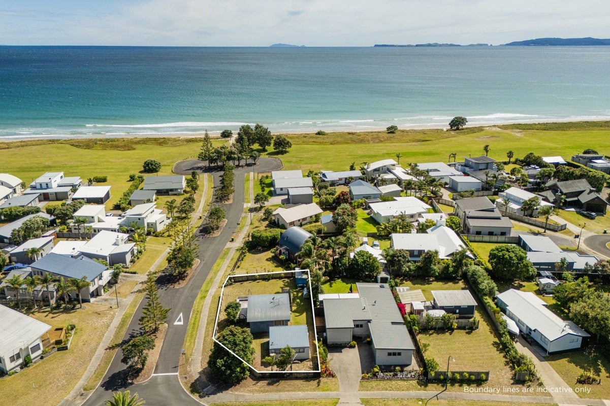 100 Ocean Close, Matarangi, Whitianga - Carousel 1