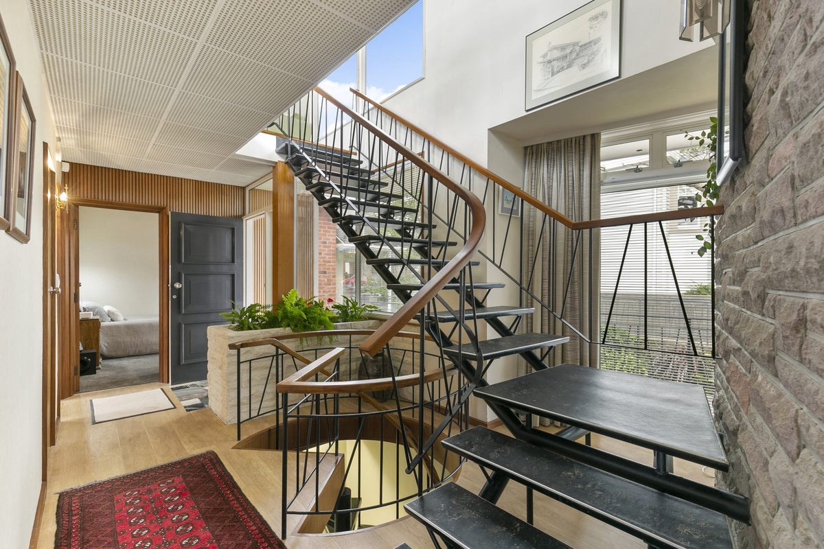 15 Helen Street, Brooklyn, Wellington - Carousel 2