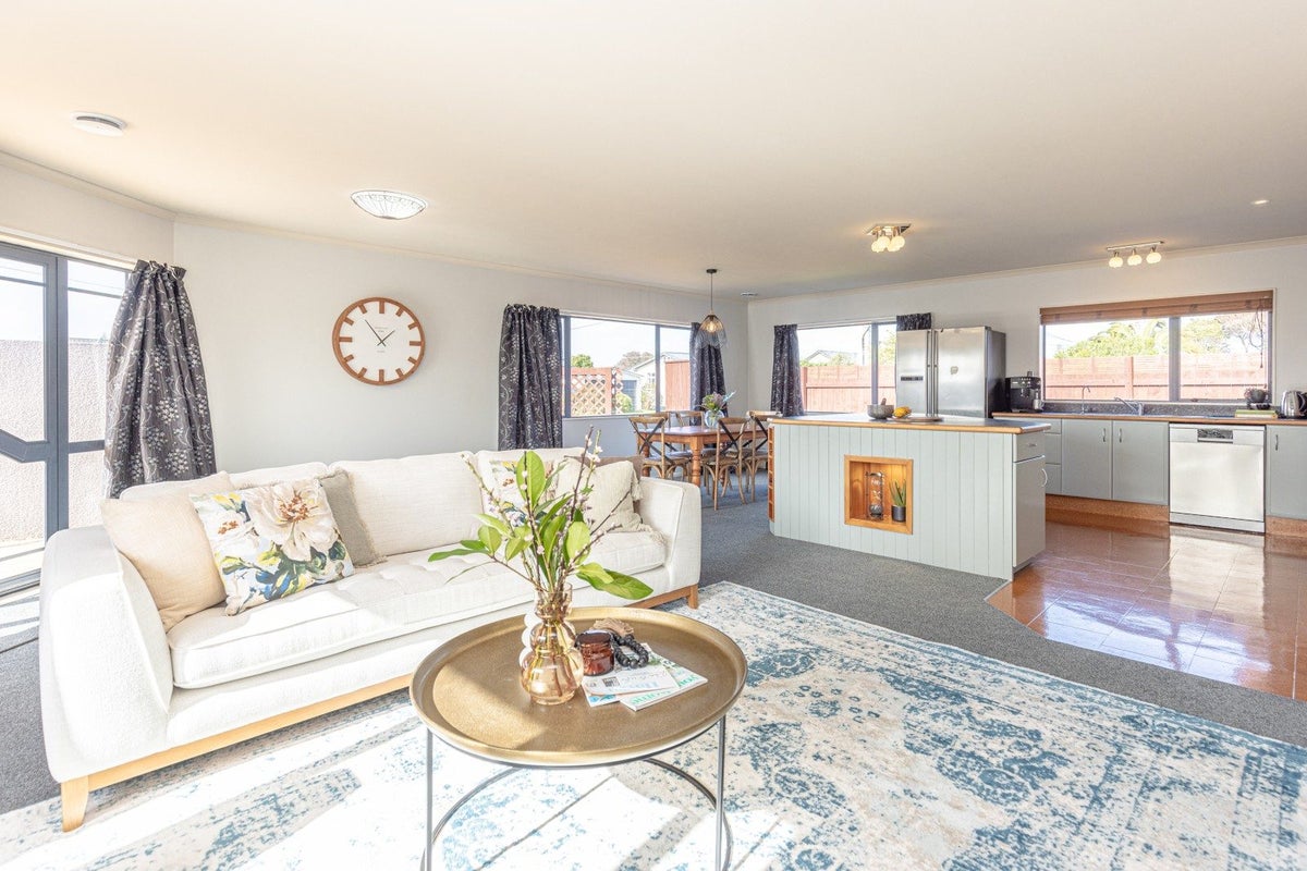3 Surrey Road, Springvale, Whanganui - Carousel 2