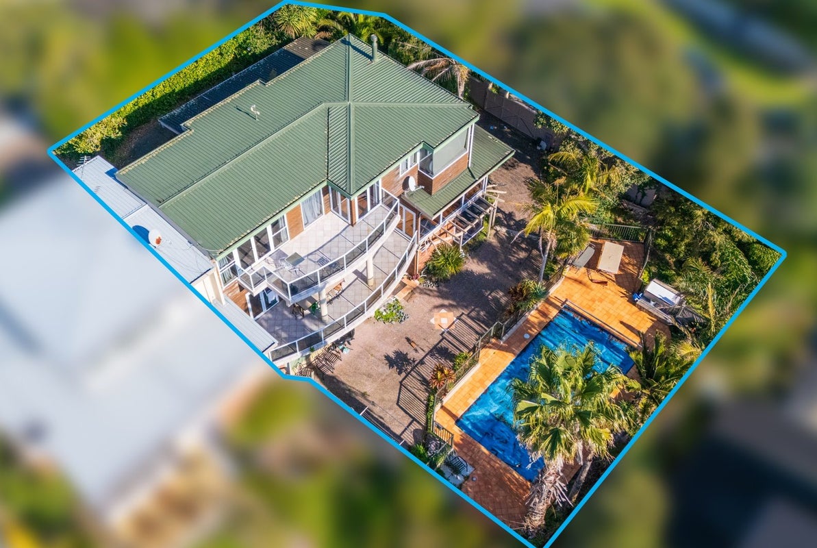 31 Rothesay Bay Road, Rothesay Bay, Auckland - Carousel 2