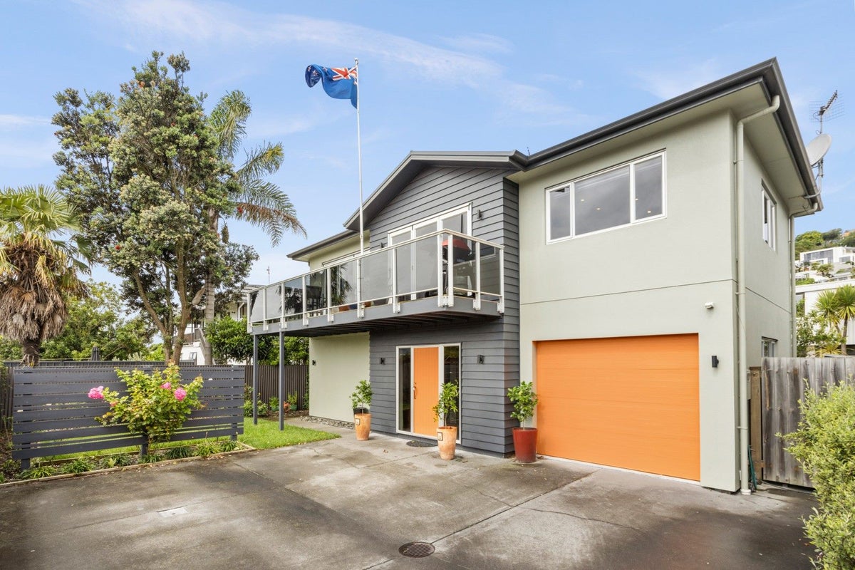 1/170 Waghorne Street, Ahuriri, Napier - Carousel 1