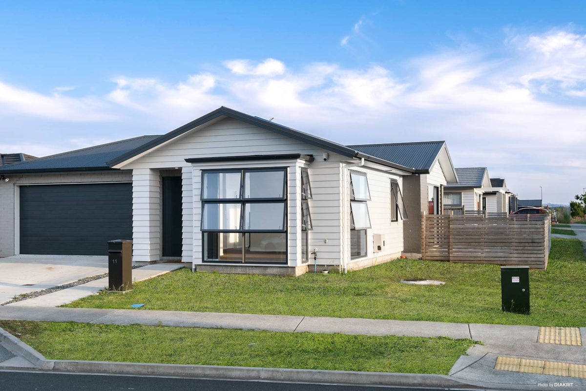 11 Soaring Bird Drive, Takanini, Auckland - Carousel 10