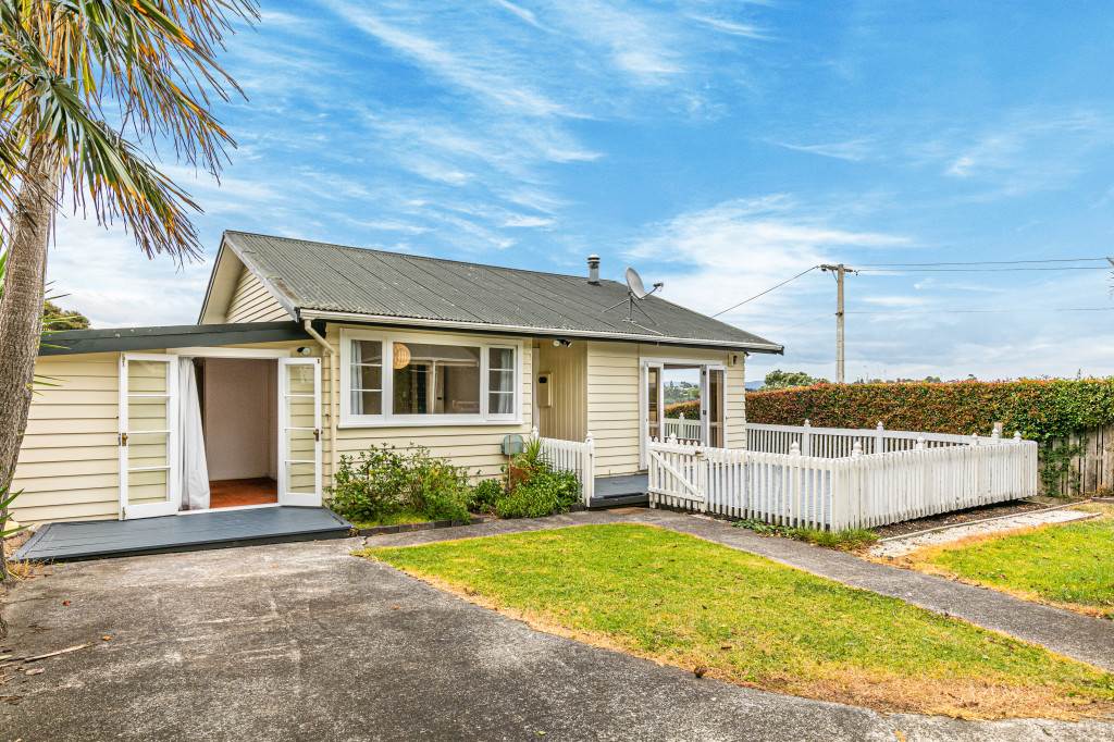 1/209 Eskdale Road, Birkenhead, Auckland - Carousel 1