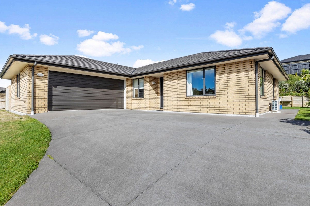 38 Fernbrook Drive, Hurworth, New Plymouth - Carousel 27