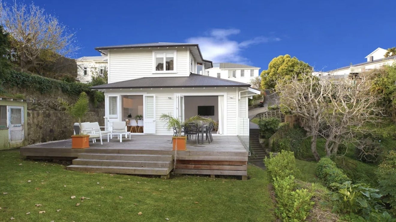 10 Lincoln Road, Bluff Hill, Napier - Carousel 1