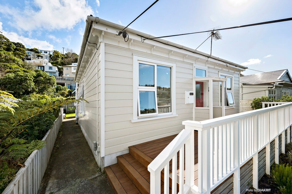 262 Ohiro Road, Brooklyn, Wellington - Carousel 1