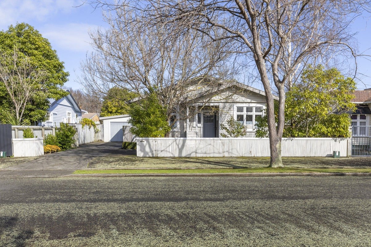 22 Kingswood Street, Takaro, Palmerston North - Carousel 32