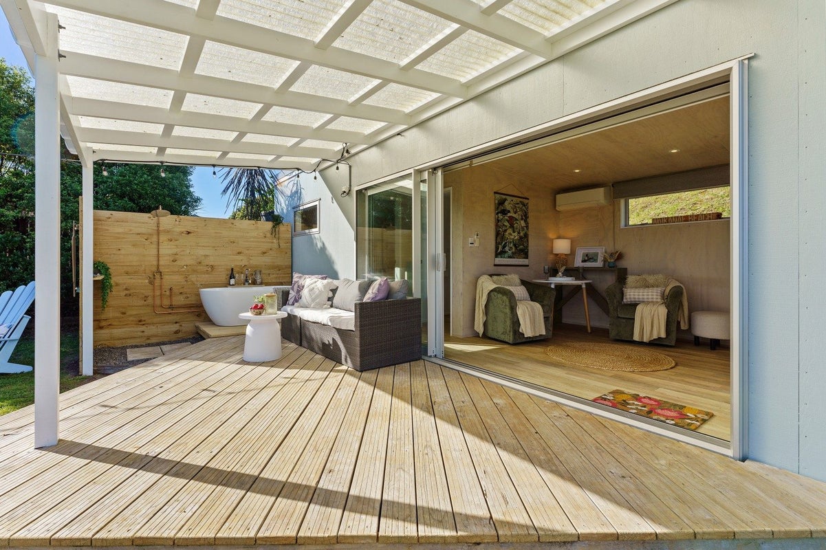 33A Hicks Crescent, Waikanae Beach, Waikanae - Carousel 1