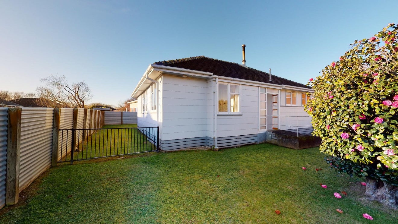 4A Warwick Place, Awapuni, Palmerston North - Carousel 2