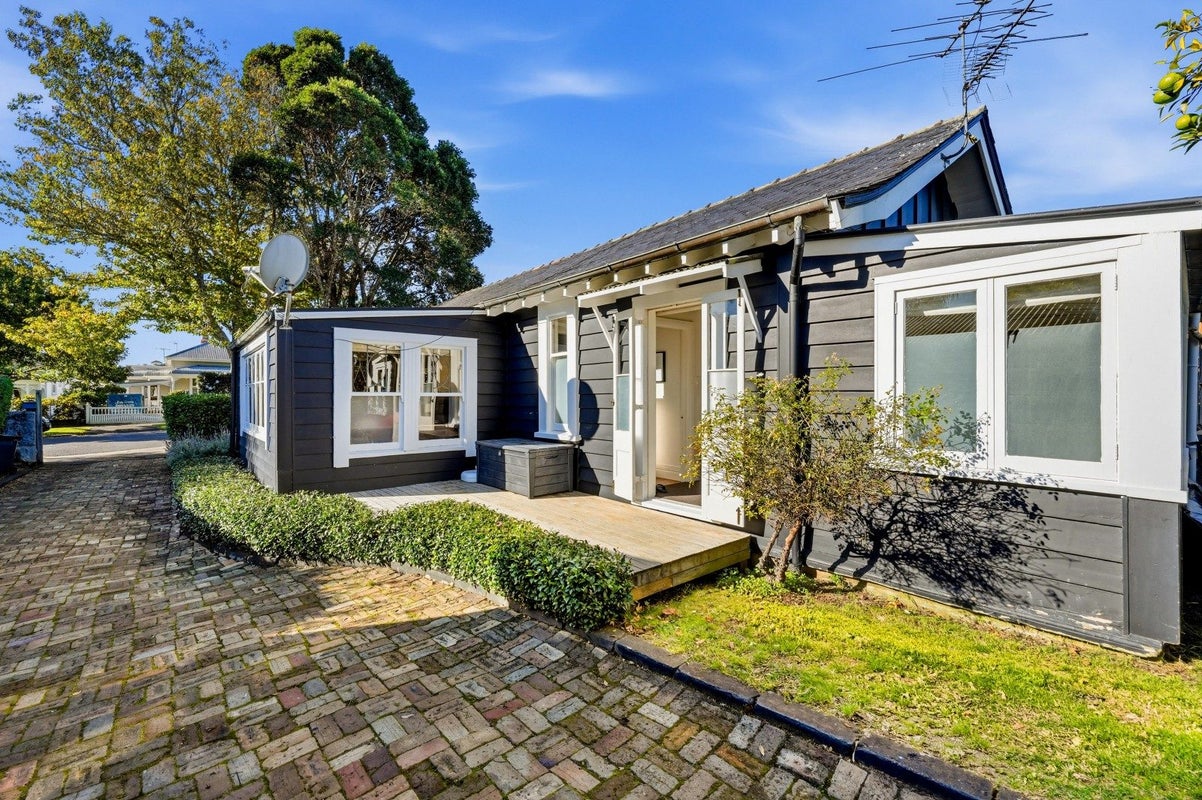 6 Tongariro Street, Mount Eden, Auckland - Carousel 2