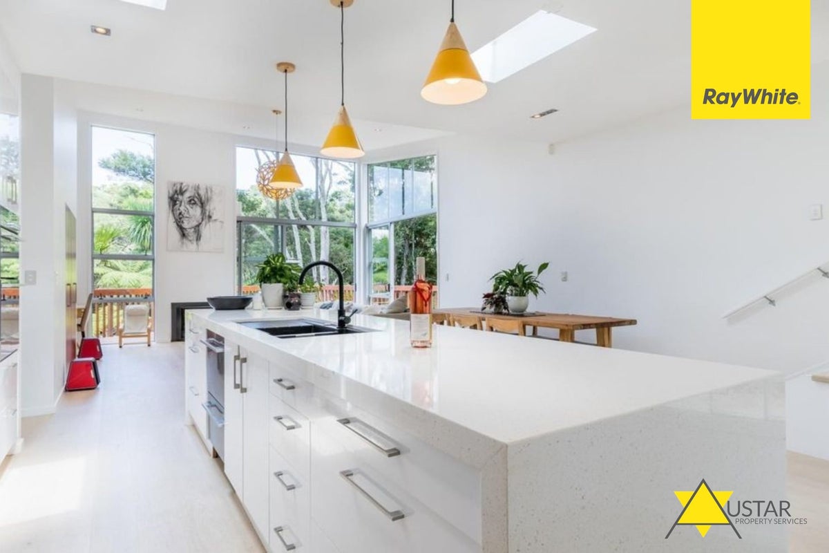 39 Warner Park Avenue, Laingholm, Auckland - Carousel 2