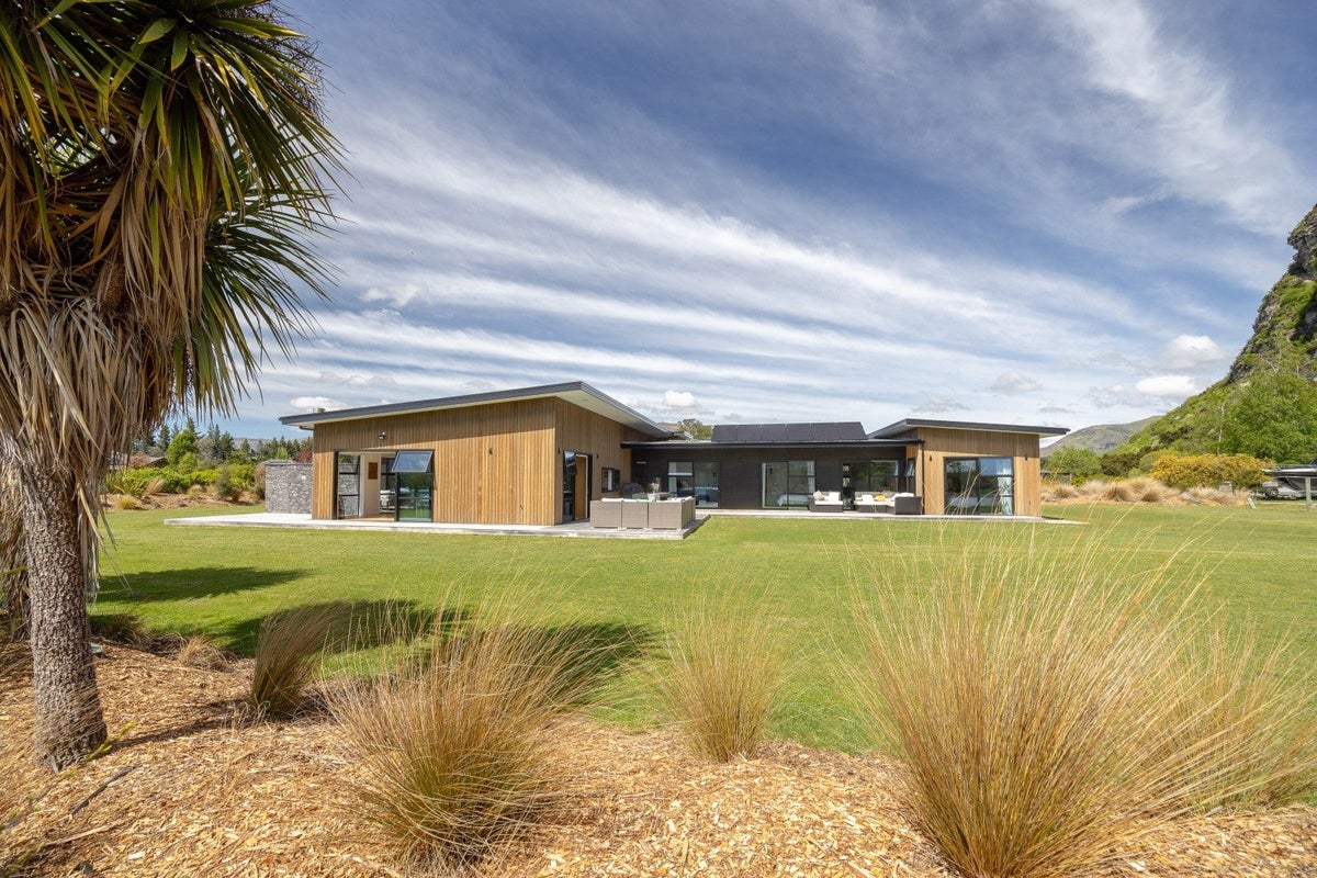 22 Old Racecourse Road, Albert Town, Wanaka - Carousel 2