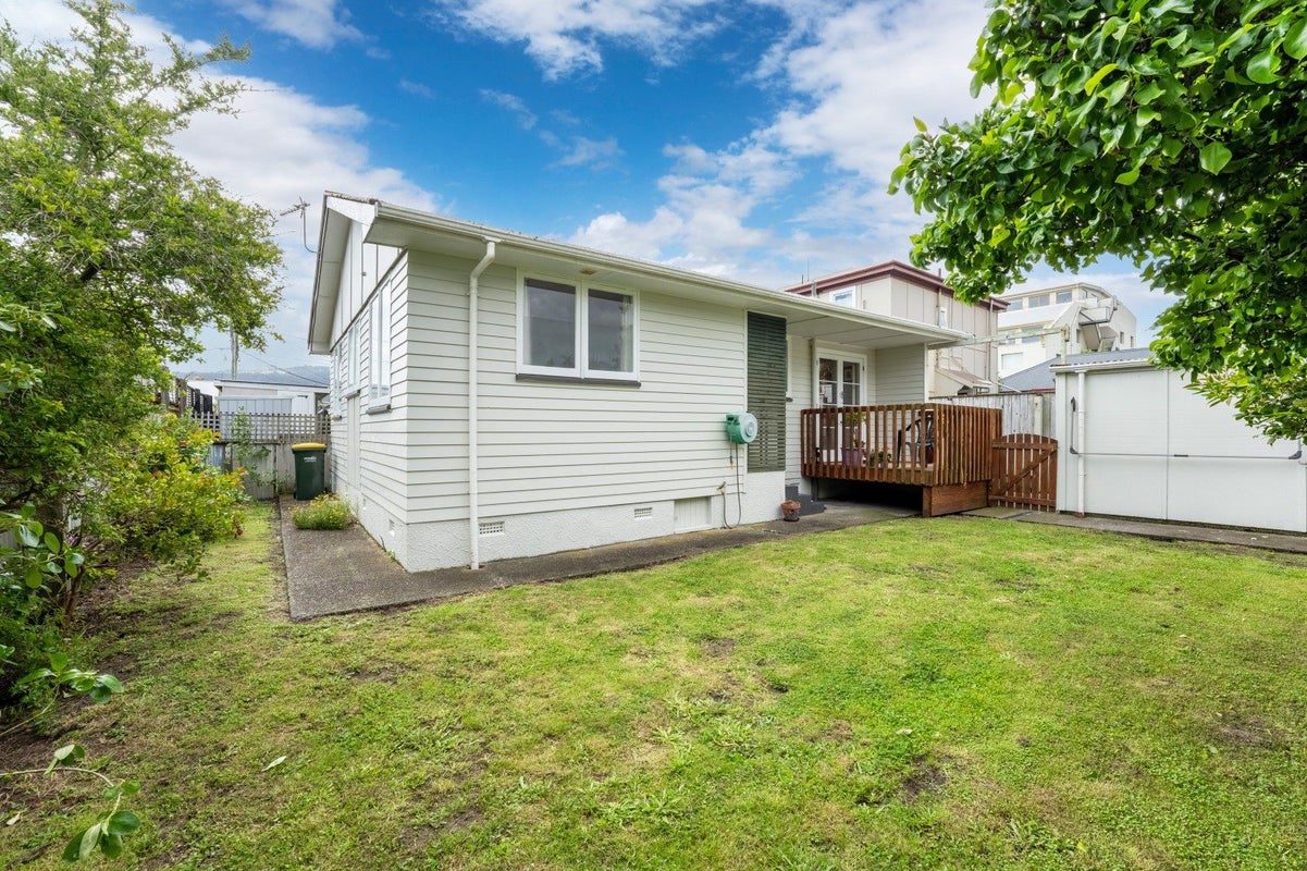 1/32 Bay Street, Petone, Lower Hutt - Carousel 2