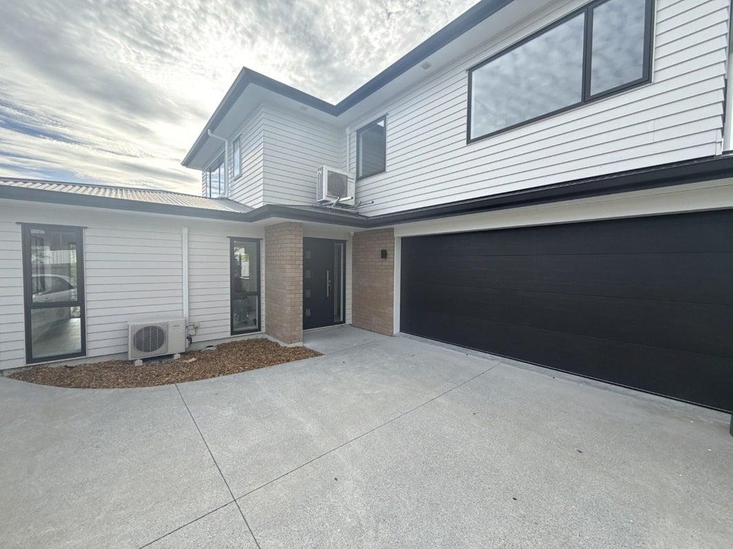 7 Pae Moana Place, Stanmore Bay, Whangaparaoa - Carousel 1