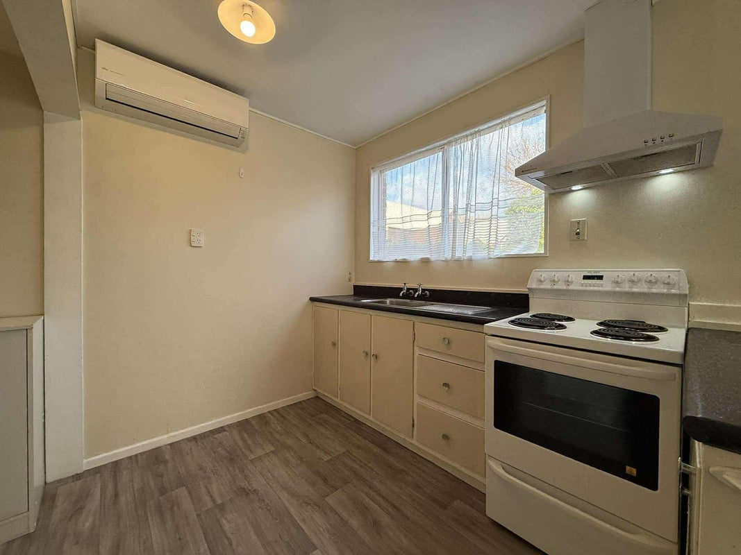 3/15 Tama ST, Alicetown, Lower Hutt - Carousel 2