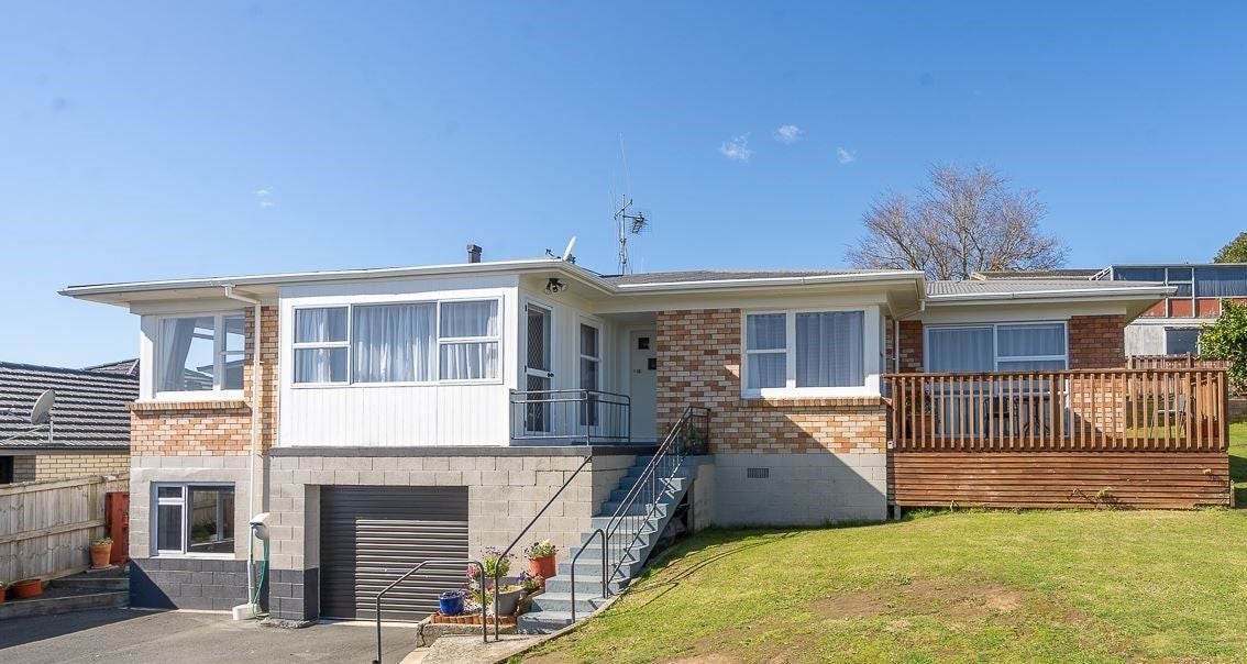 18 Thomson Avenue, Dinsdale, Hamilton - Carousel 1
