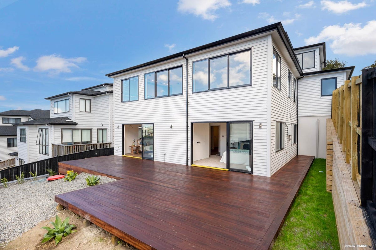 84 Fairview Avenue, Fairview Heights, Auckland - Carousel 2