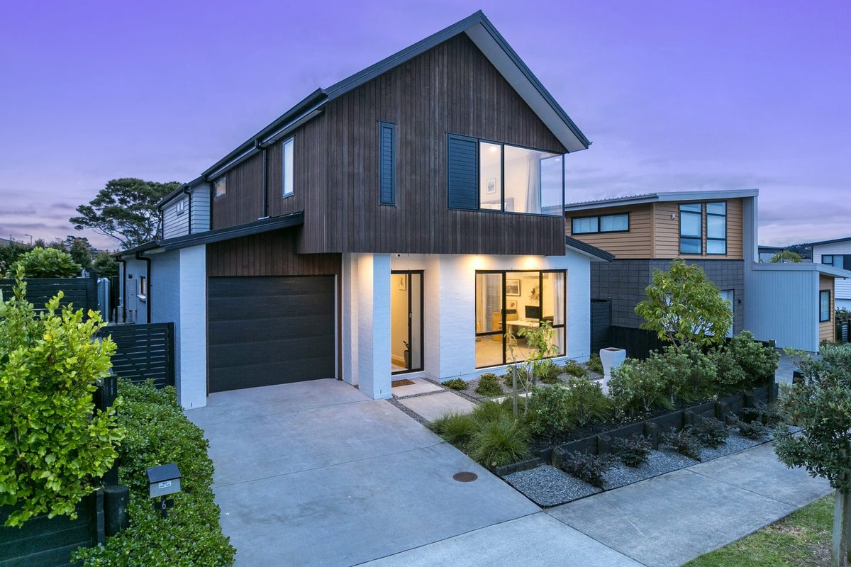 6 Tai Crescent, Hobsonville, Auckland - Carousel 1