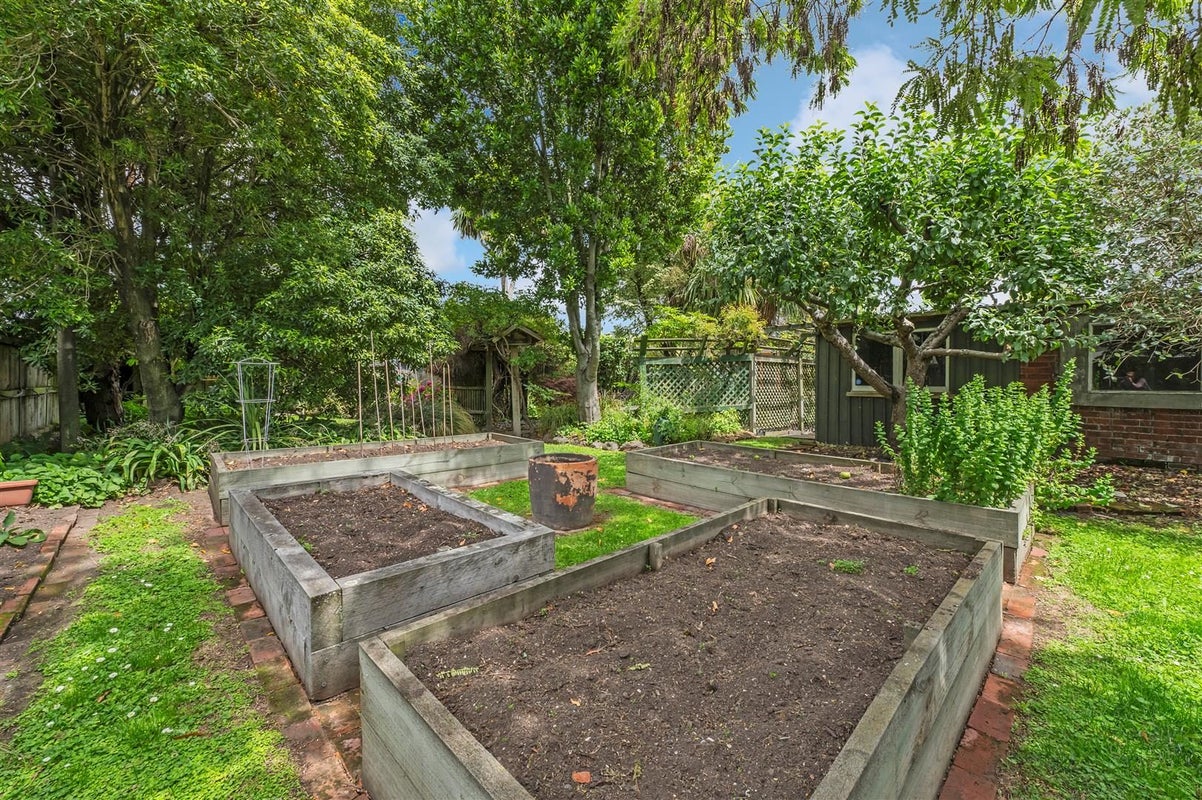 8 Philpotts Road, Mairehau, Christchurch - Carousel 24