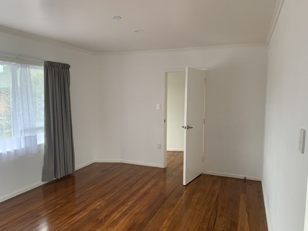 111A Cobham Drive, Hamilton East, Hamilton - Carousel 2