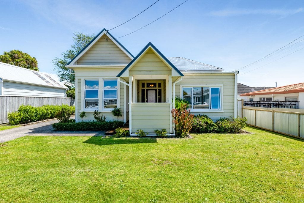 168 Carrington Street, Lower Vogeltown, New Plymouth - Carousel 1
