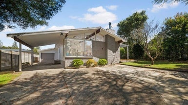50 Normanton Street, Glenfield, Auckland - Carousel 1