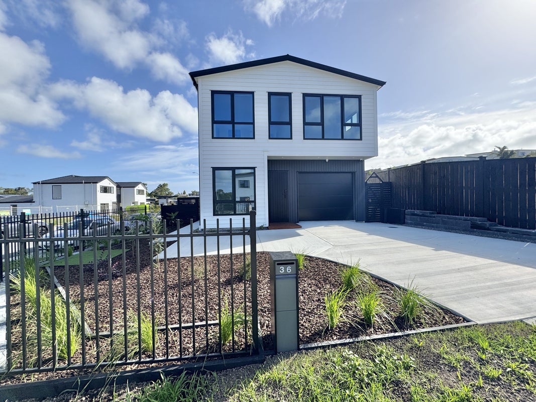 36 Eighth View Avenue, Beachlands, Auckland - Carousel 1