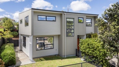 106 Castledine Crescent, Glen Innes, Auckland - Carousel 1