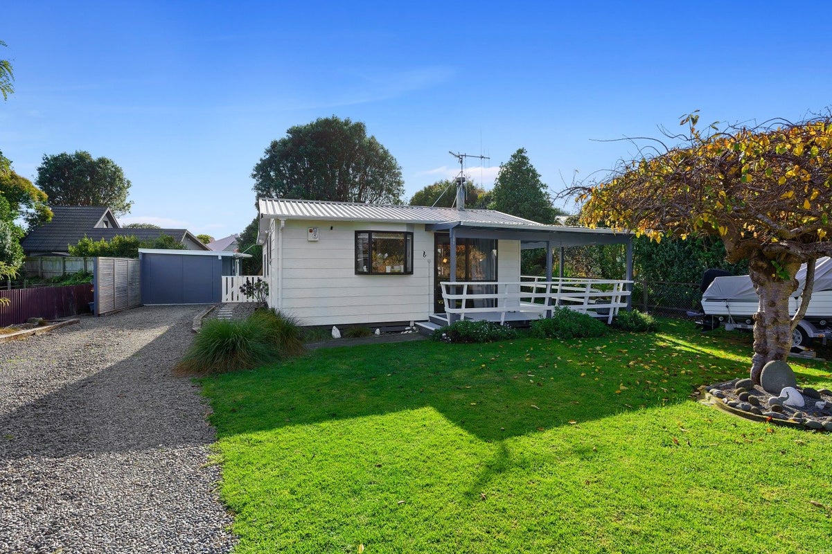 17 Old Coach Road South, Otaki Beach, Otaki - Carousel 1
