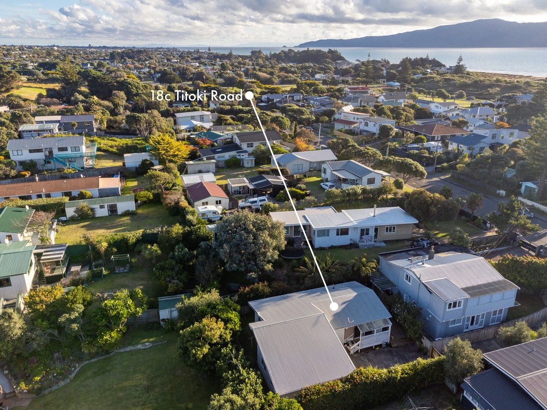 18C Titoki Road, Waikanae Beach, Waikanae - Carousel 2