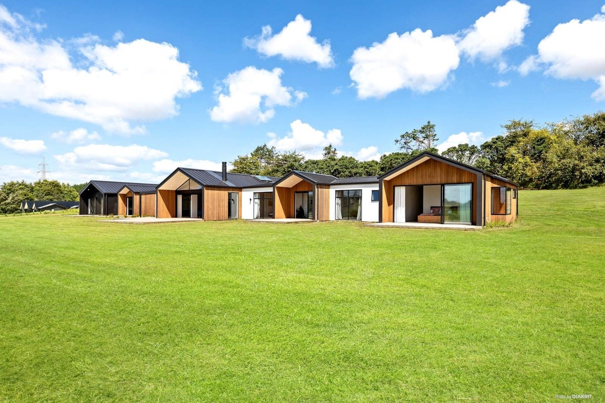 75 Follies Way, Albany - Carousel 1