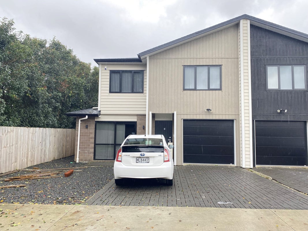 8 Kakaho Way, Papatoetoe, Auckland - Carousel 1