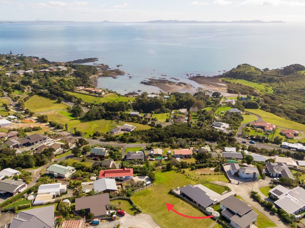 13 Nancy Wake Place, Cable Bay, Cable Bay - Carousel 1